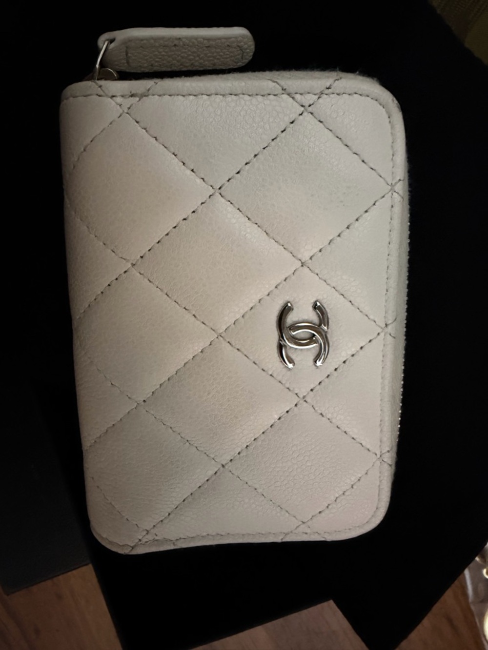CHANEL White Quilted Card Holder
